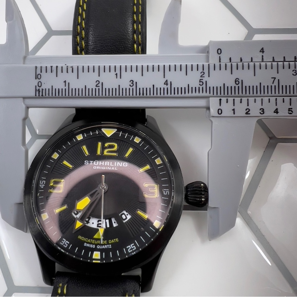 Stuhrling Watch with new battery - Picture 4 of 6